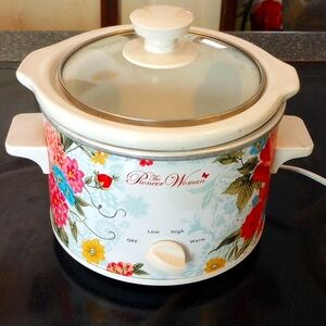 Pioneer Woman Sweet Rose Floral Crockpot 1.5 QT.